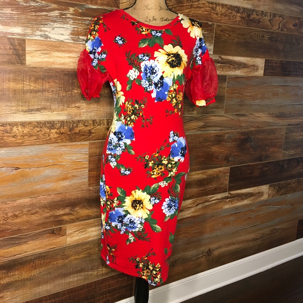 NWT Red Floral Fitted Puff Sleeve Dress